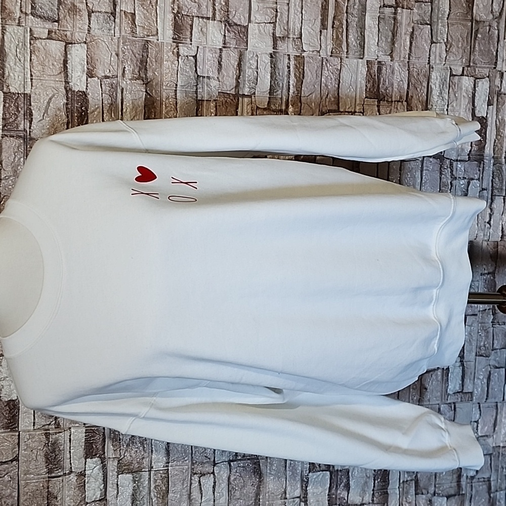 Gildan White Sweatshirt with Red XOXO Logo